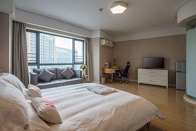 主演奥斯卡·伊萨克谈《合金装备》电影：潜力巨大